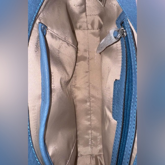 NWT Calvin Klein Leather Crossbody Blue Shoulder Bag Pocket Book Tote - Picture 4 of 4